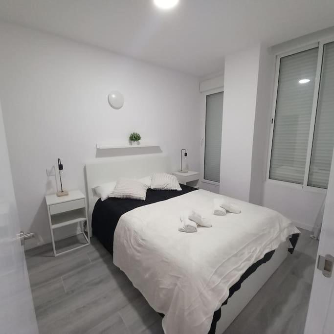 Santurce A1 Centro Wizink Feria Bernabeu Aeropuerto * Madryt